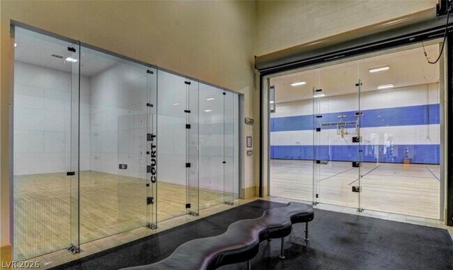 Building Photo - 212 Fairway Woods Dr