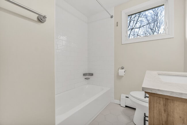 Building Photo - 149 Lakeside Blvd E