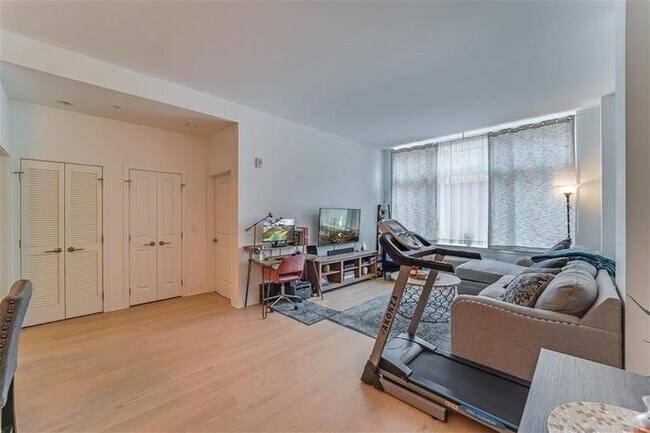 Building Photo - 1400 Hudson St