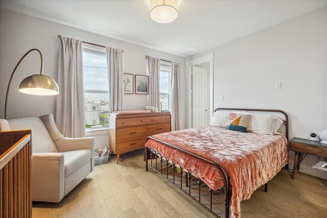 Building Photo - 2803 Hicks St