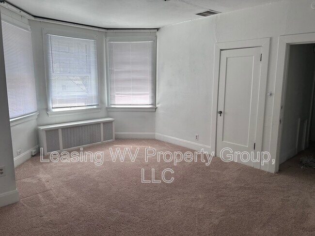 Building Photo - 609 13th Ave