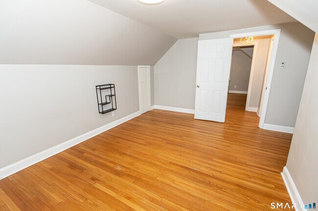 Building Photo - 99 Jordan Ln