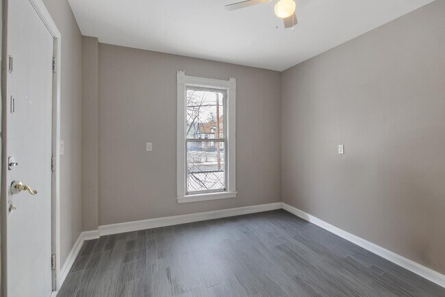 Building Photo - 304 Baker Ave
