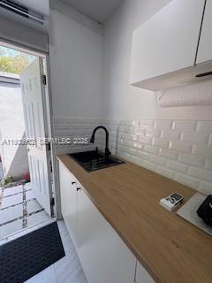 Building Photo - 1385 NE 133rd St