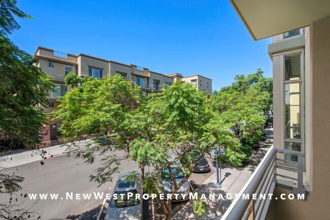 Building Photo - Super Spacious Cortez Hill 2-Bedroom at Discovery! Small Pet Ok!