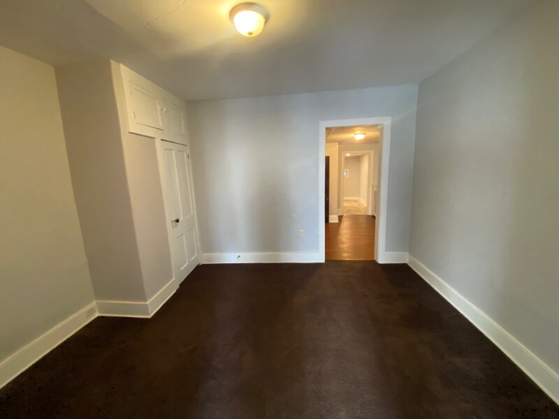 Building Photo - 423 E Main St