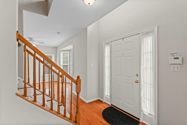Building Photo - 7073 Kings Manor Dr