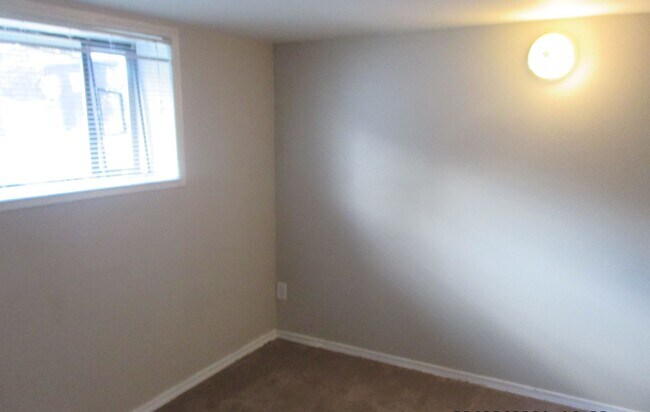 Building Photo - LaChance-1110 A/B