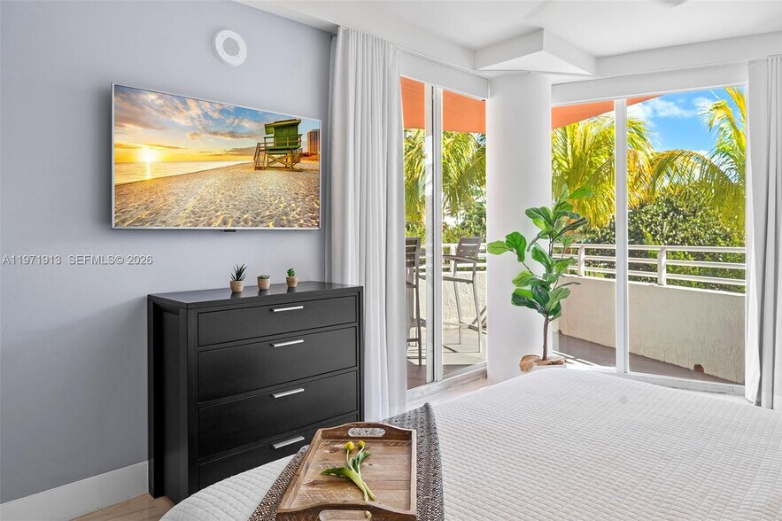 Building Photo - 226 Ocean Dr