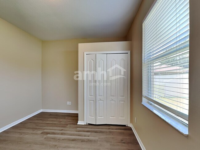 Building Photo - 9253 Black Thorn Loop