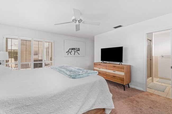 Building Photo - 1350 SW 13th Pl