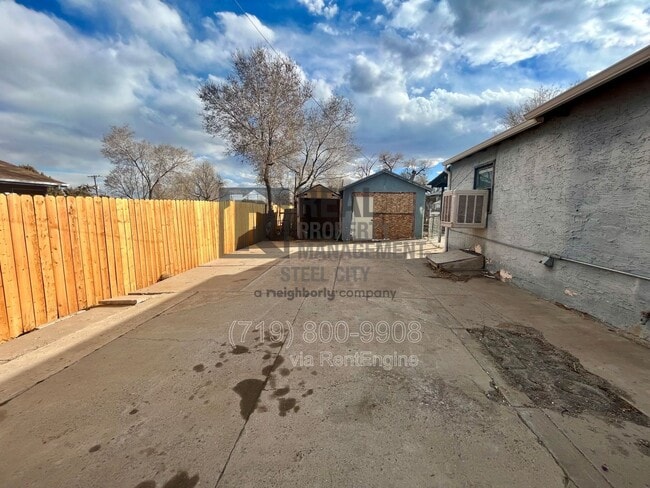 Building Photo - 2802 Lakeview Ave