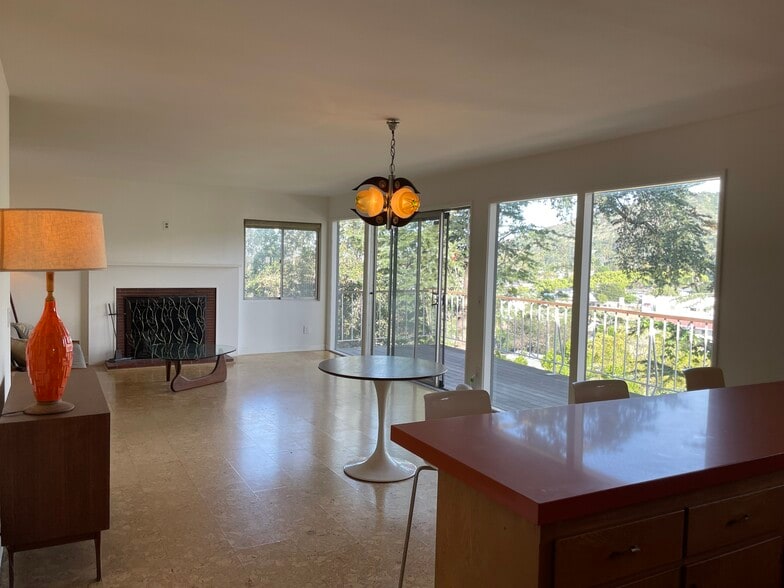 Building Photo - 1827 Oak Tree Dr