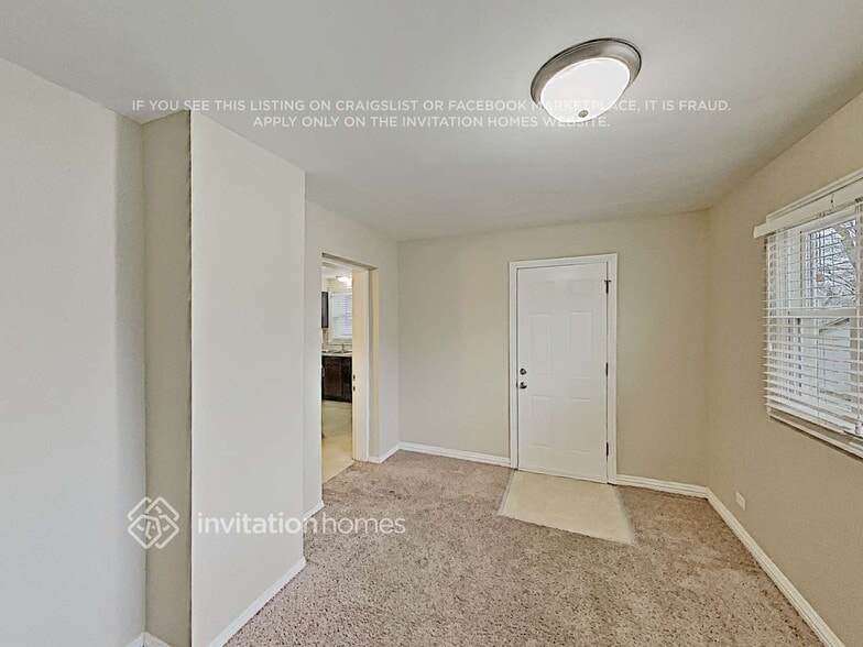 Building Photo - 5049 N Newcastle Ave