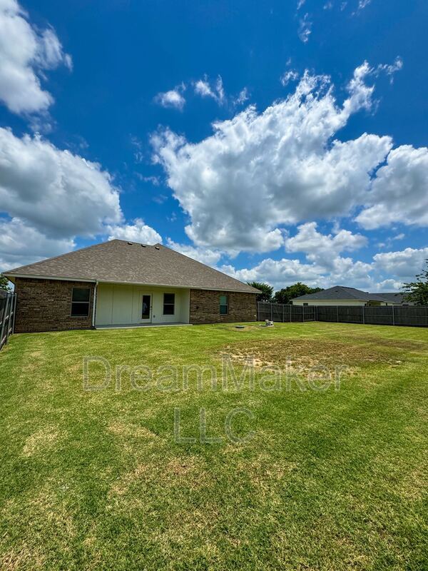 Building Photo - 4826 Magnolia Meadow Way