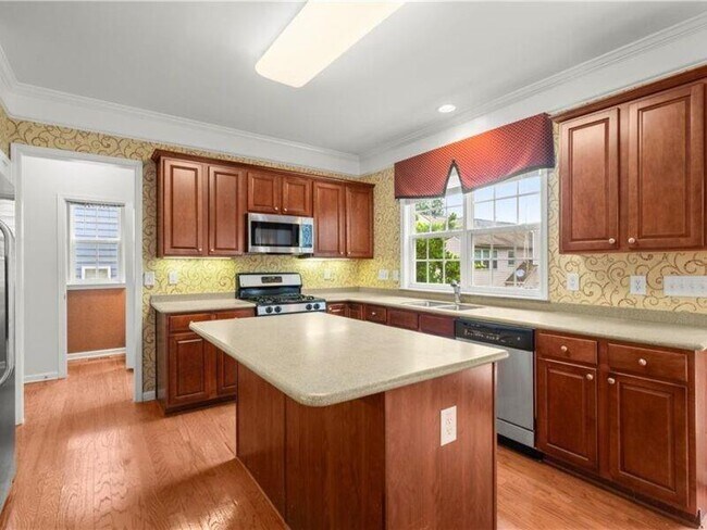 Building Photo - 2080 Vistoria Dr