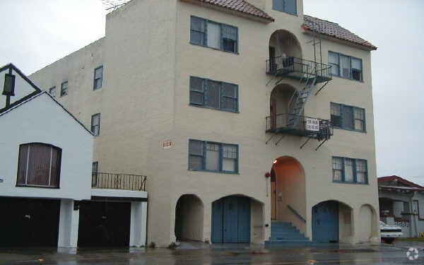 Building Photo - 5142 Bancroft Ave