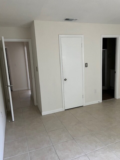 Building Photo - 3504 Beneva Rd
