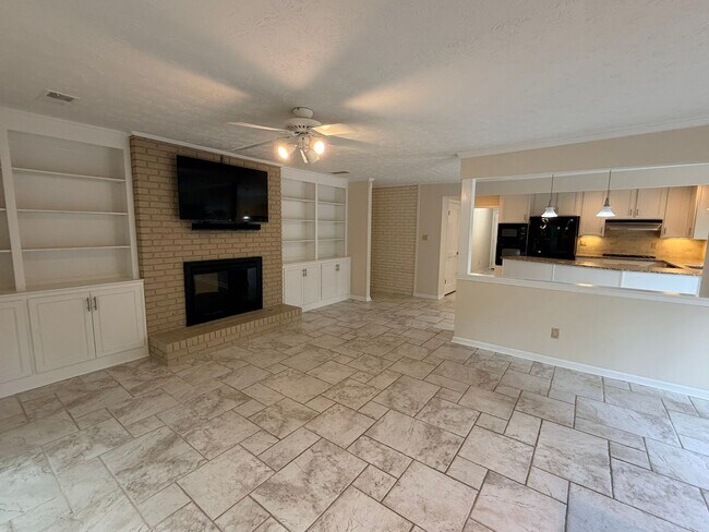 Building Photo - Beautiful Ranch Home in East Cobb's Indian Hills Subdivision!