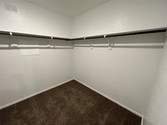 Building Photo - 332 Pecos Dr