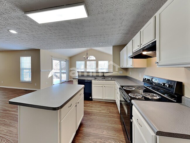 Building Photo - 5954 Courtney Pl