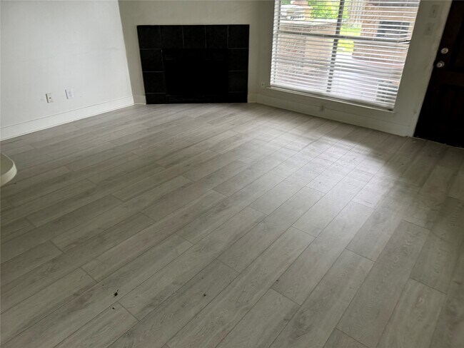Building Photo - 3723 Westmeadow