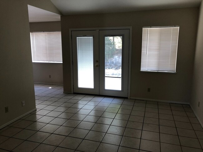 Building Photo - Gorgeous Home in Hercules!
