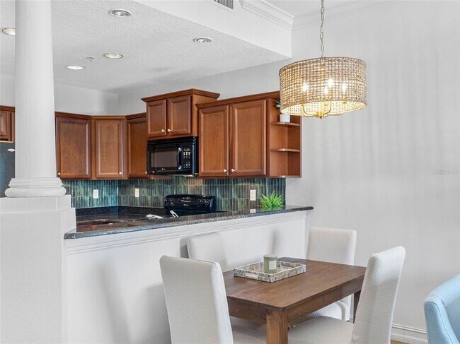 Building Photo - 13941 Clubhouse Dr