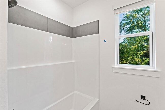 Building Photo - 2 Kolman Ln