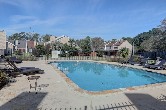 Building Photo - 205 Long Plantation Blvd