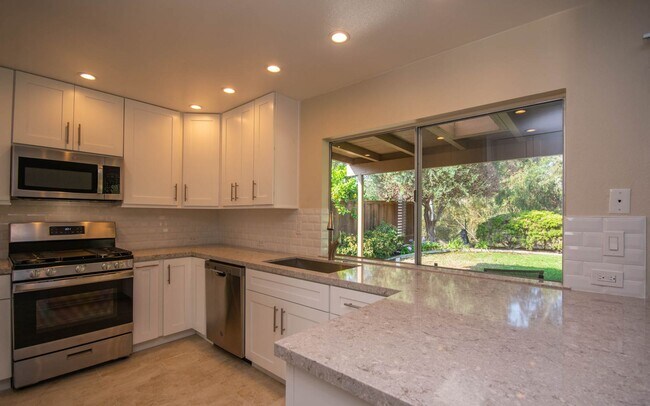 Building Photo - Fully Remodeled 3BD/2BA in Carlsbad
