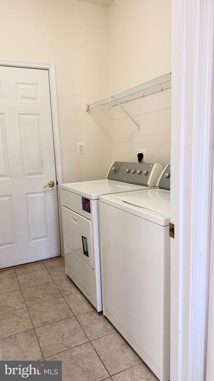 Building Photo - 3724 Renoir Terrace