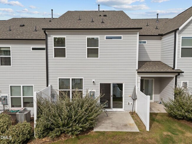 Building Photo - 1033 Heartstone Wy