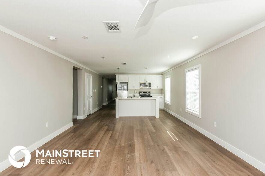 Building Photo - 2116 Belzise Terrace