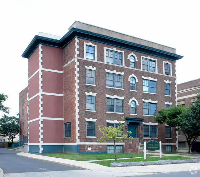 Building Photo - Stepping Stones Commons