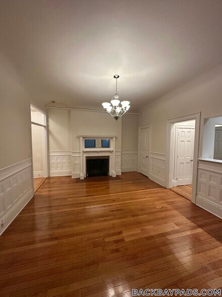 Building Photo - 366 Commonwealth Ave