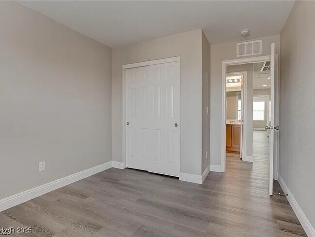 Building Photo - 7021 Town Forest Ave