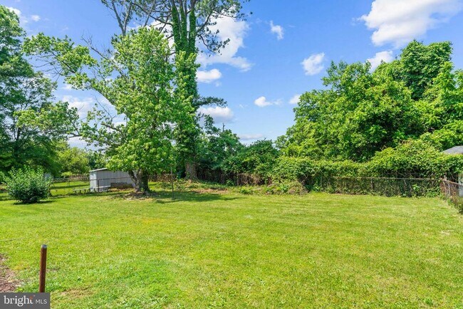 Building Photo - 5019 Leland Dr