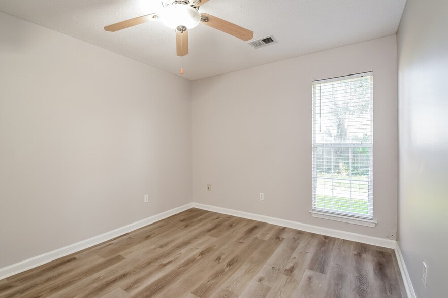Building Photo - 2829 Russum Dr