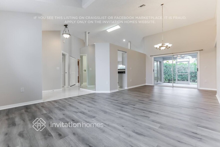 Building Photo - 5604 29th St Cir E