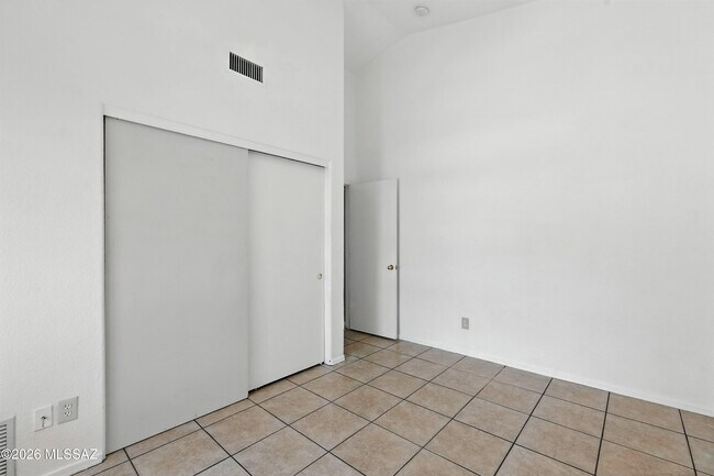 Building Photo - 7997 E Snakeroot Dr