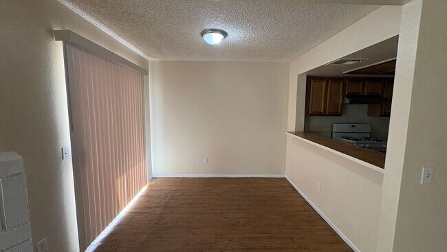 Building Photo - 1 Bd Apartment For Rent