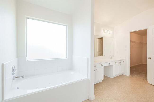 Building Photo - 2030 Vander Wilt Ln