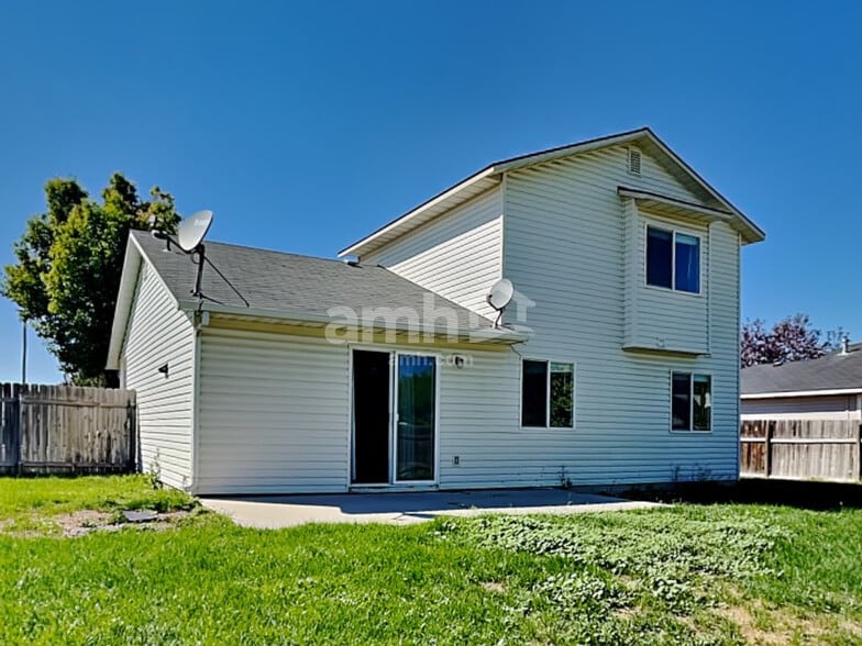 Building Photo - 19782 Amherst Ave