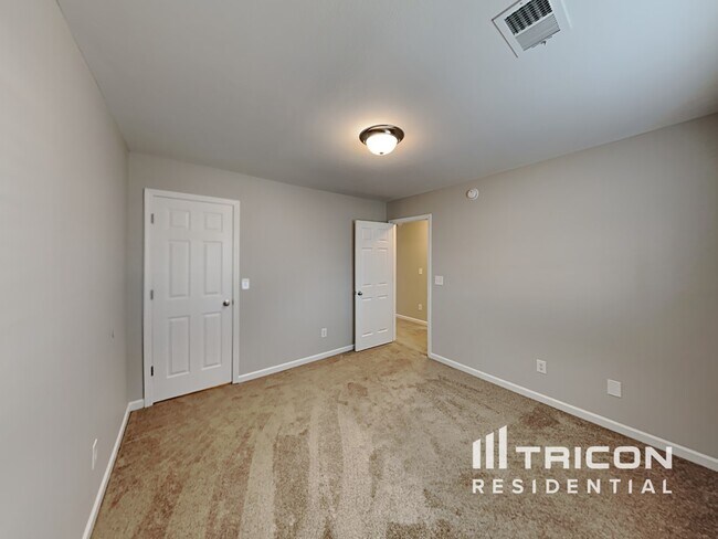 Building Photo - 543 Silver Spoon Ln