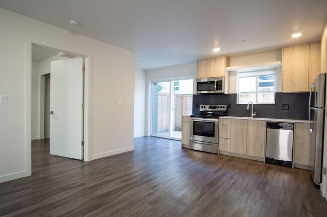 Building Photo - Contemporary 1-Bedroom Flat w/ DW + W/D Ready Late August!
