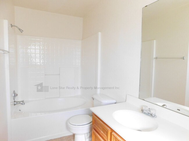 Building Photo - 4601 Wade Dr