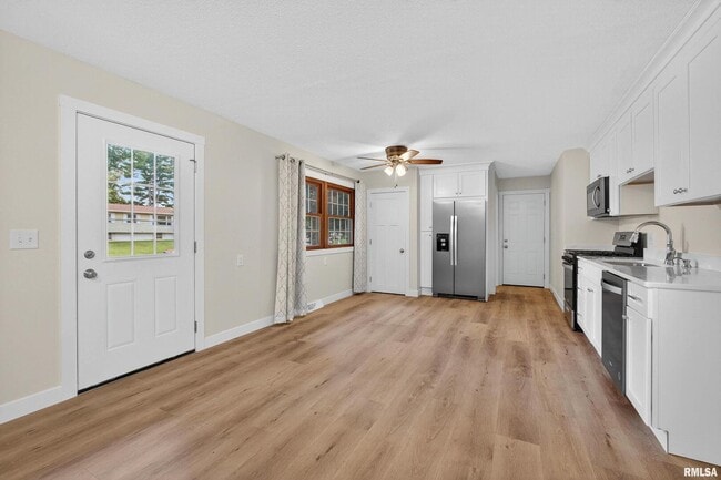 Building Photo - 3106 Maplecrest Rd