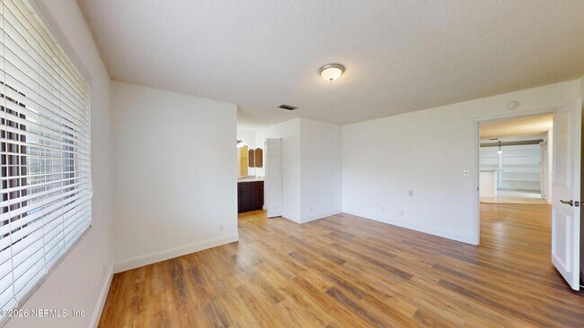 Building Photo - 111 Lobelia Rd