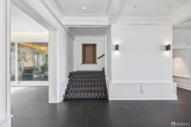 Building Photo - 2336 Broadway